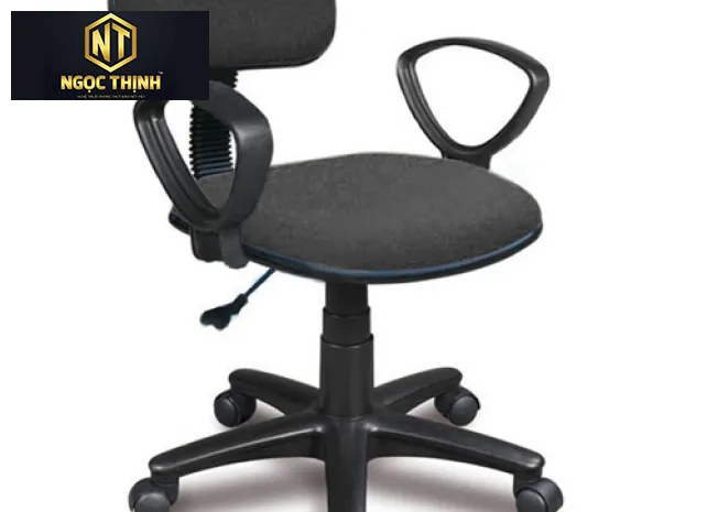 Ghế nhân viên có đệm tựa bọc vải và dùng chân nhựa SG130